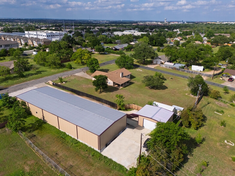 1612 Shenandoah Dr, Cedar Park, TX for sale - Building Photo - Image 3 of 39