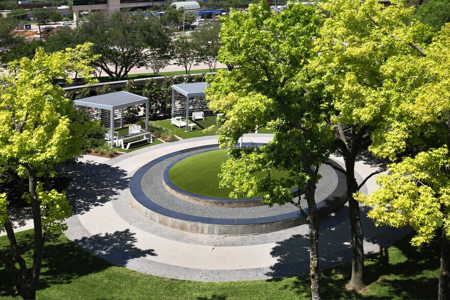 17304 Preston Rd, Dallas, TX for lease - Building Photo - Image 3 of 12