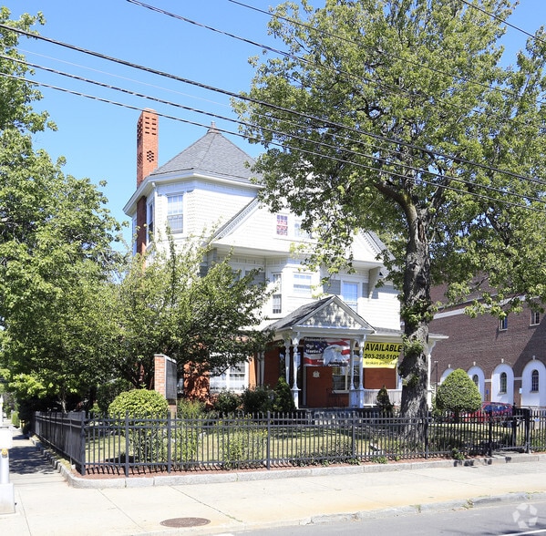 944 Fairfield Ave, Bridgeport, CT for lease - Primary Photo - Image 1 of 15