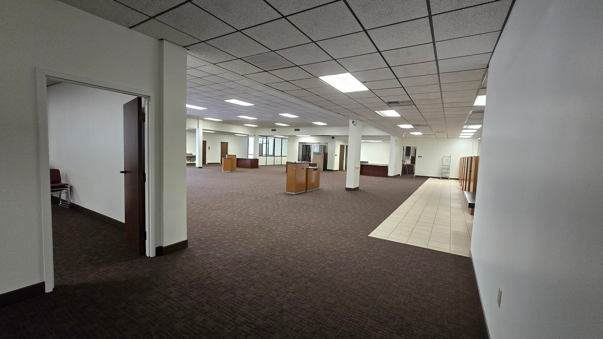 8181 54th Ave N, Saint Petersburg, FL for lease Interior Photo- Image 1 of 4