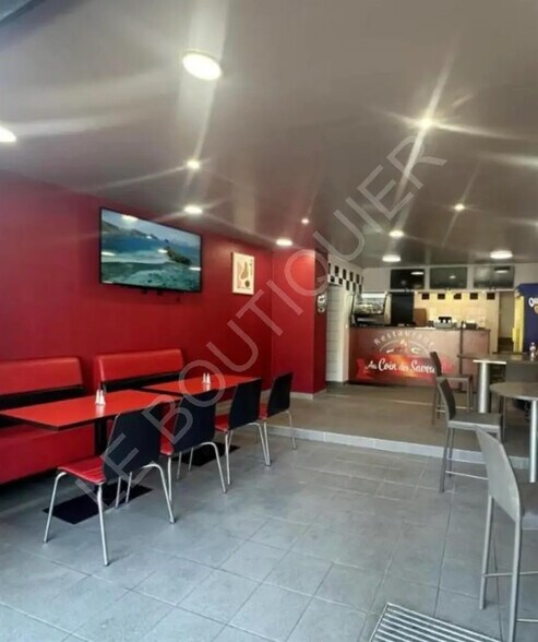 Retail in Sainte-Catherine for sale - Interior Photo - Image 3 of 4