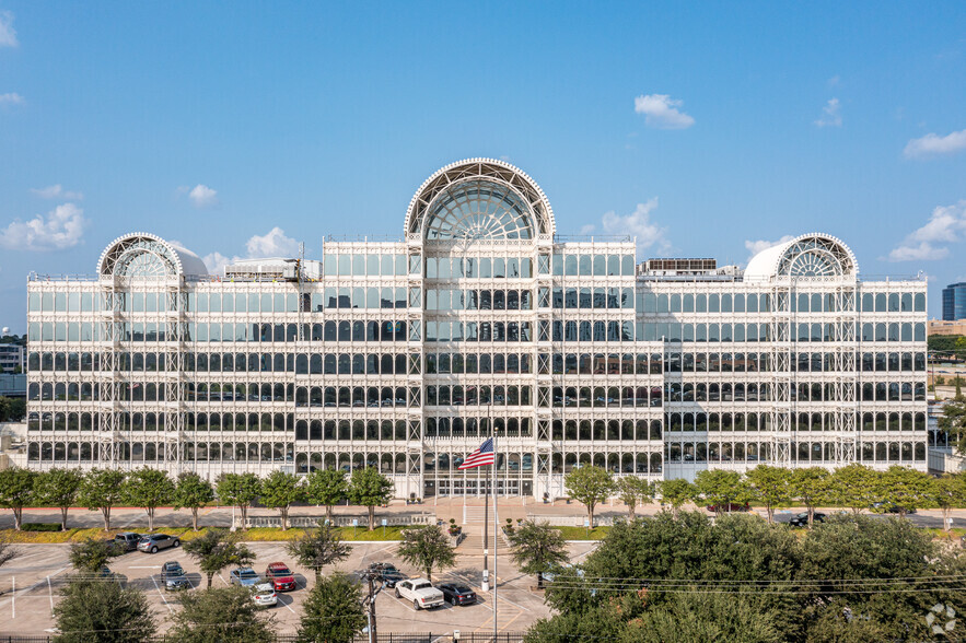 1950 North Stemmons Freeway – Dallas Data Center