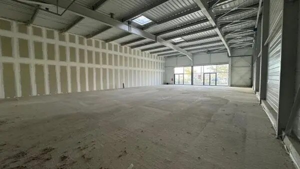 Retail in Perpignan for lease - Interior Photo - Image 2 of 4