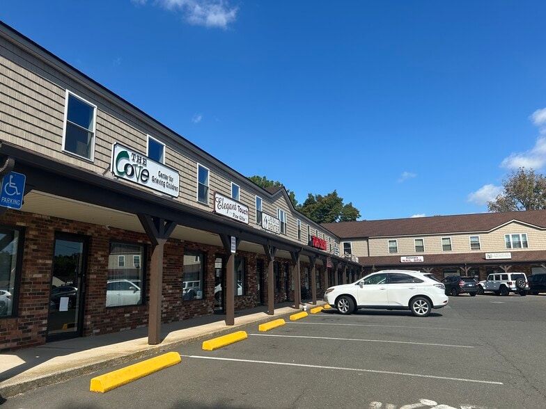 1095-1111 S Main St, Cheshire, CT for lease - Building Photo - Image 2 of 5