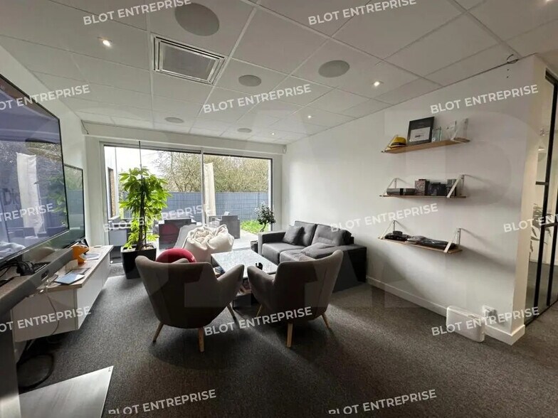 Office in Cesson-Sévigné for lease - Interior Photo - Image 2 of 4