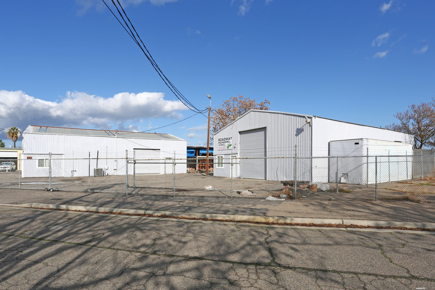 Truck Repair Shop - Warehouse