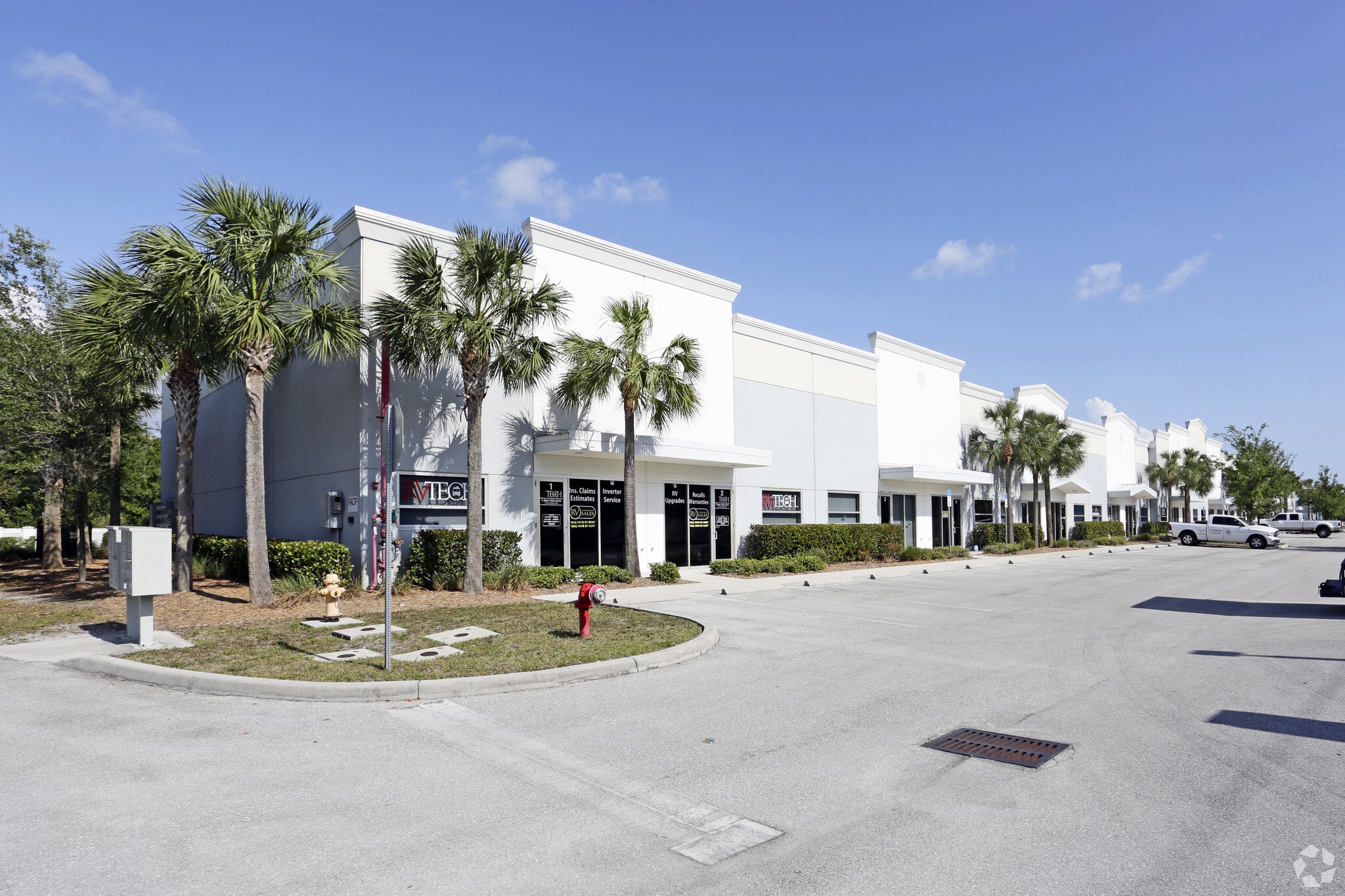 5701 Country Lakes Dr, Fort Myers, FL for lease Primary Photo- Image 1 of 28