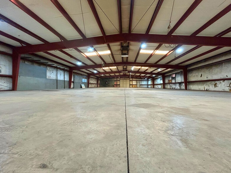 5220 S Anderson Rd, Oklahoma City, OK for lease - Building Photo - Image 3 of 5