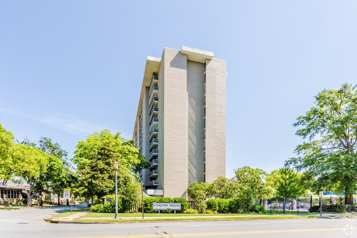 700 E 9th St, Little Rock, AR 72202 Quapaw Tower 1D