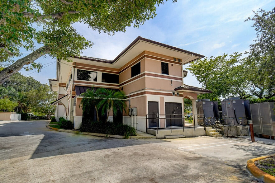 2314 Seacrest Blvd, Boynton Beach, FL for lease - Building Photo - Image 2 of 33