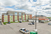 Baymont by Wyndham Grand Rapids Near Downtown - Motel