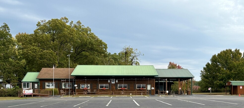 1415 McKinley St, Mascoutah, IL for sale - Building Photo - Image 1 of 12