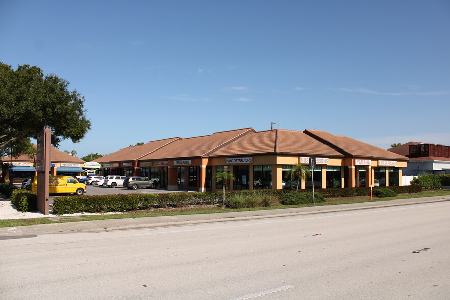 10353 Tamiami Trl N, Naples, FL for lease - Building Photo - Image 2 of 4