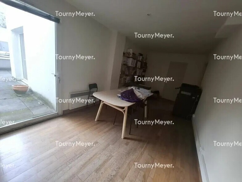 Office in Nantes for lease - Interior Photo - Image 2 of 3