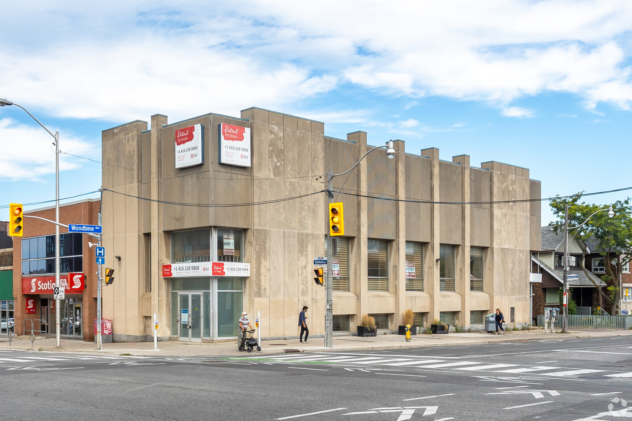 2076 Danforth Ave, Toronto, ON for lease Primary Photo- Image 1 of 6