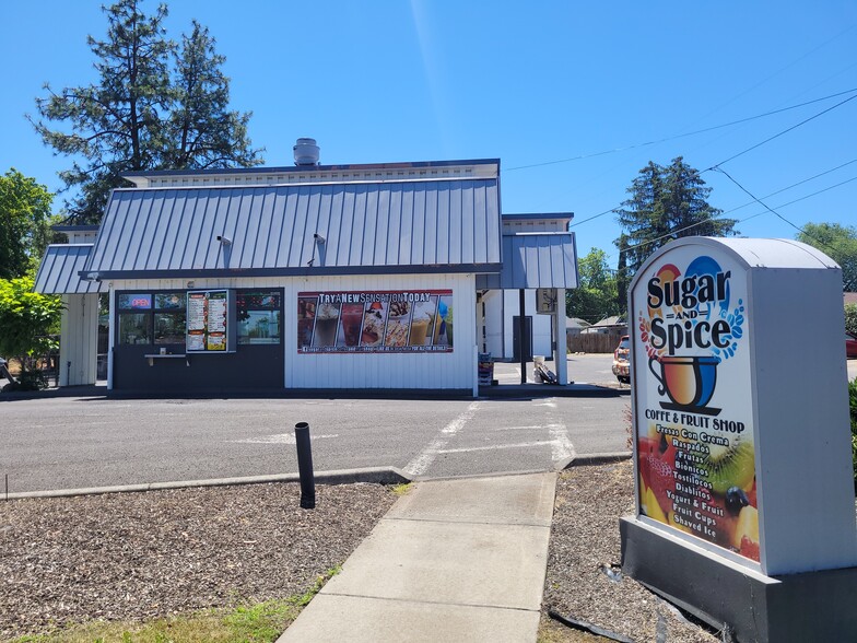 1605 W Main St, Medford, OR for sale - Building Photo - Image 1 of 12