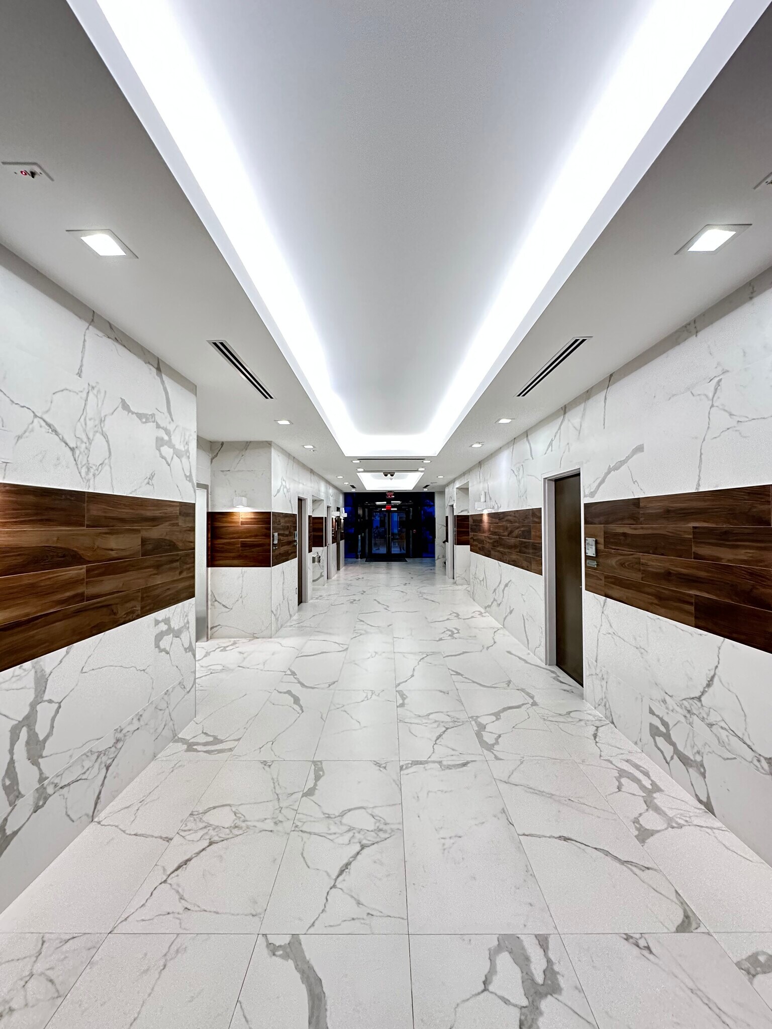14261 Commerce Way, Miami Lakes, FL for lease Interior Photo- Image 1 of 11