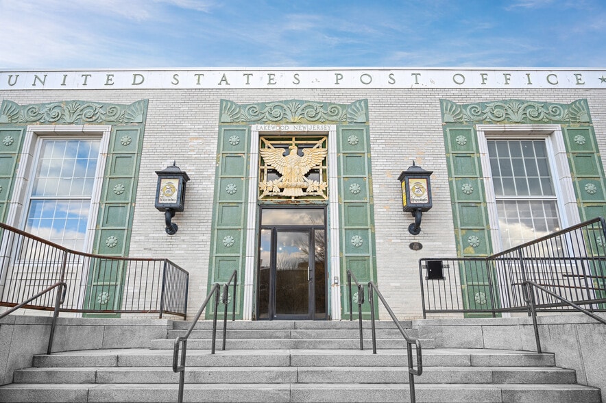 19 Clifton Ave, Lakewood, NJ for lease - Building Photo - Image 1 of 12