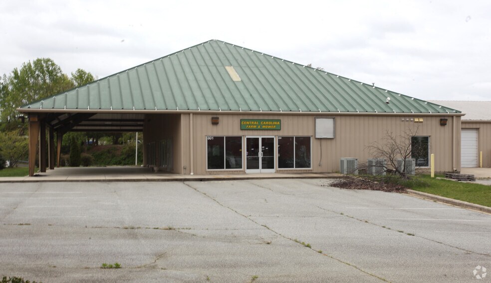 801 E Wendover Ave, Greensboro, NC 27405