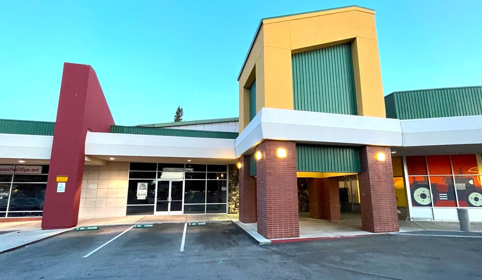 1114-1130 Branham Ln, San Jose, CA for lease - Building Photo - Image 3 of 28