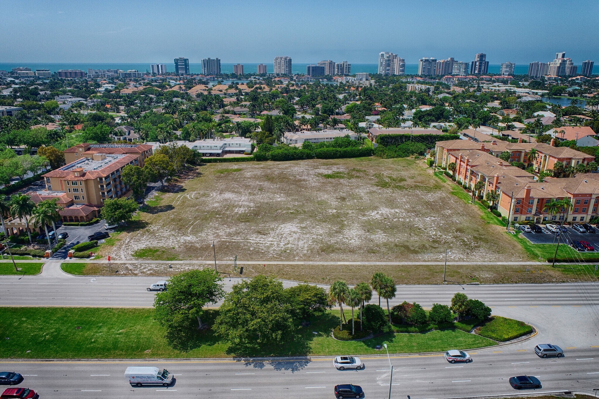 4067 Tamiami Trl, Naples, FL for sale Primary Photo- Image 1 of 1
