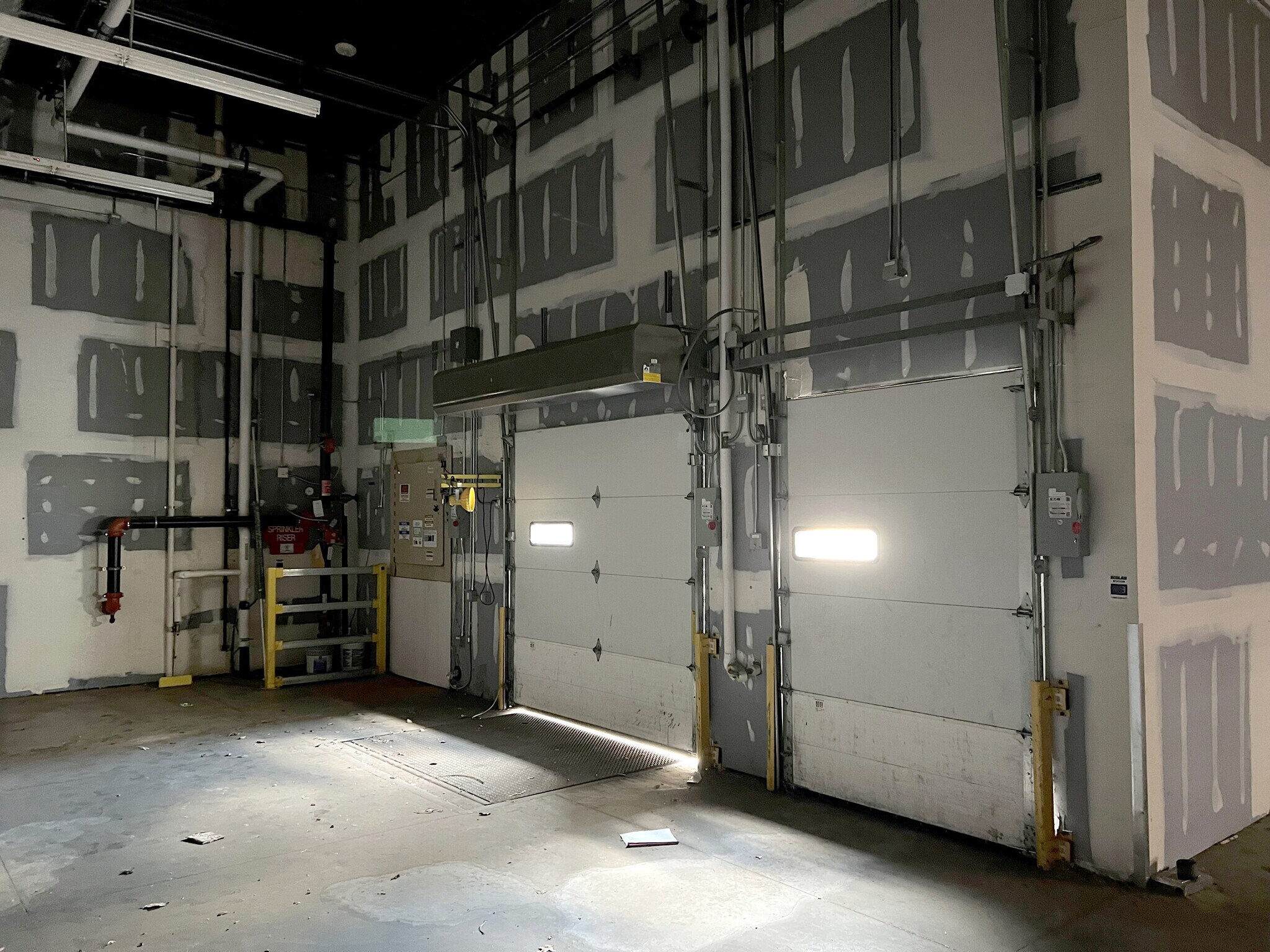 7728 E Central Ave, Wichita, KS 67206 Piccadilly Square