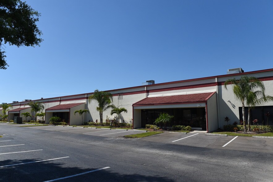 124 Douglas Rd E, Oldsmar, FL 34677