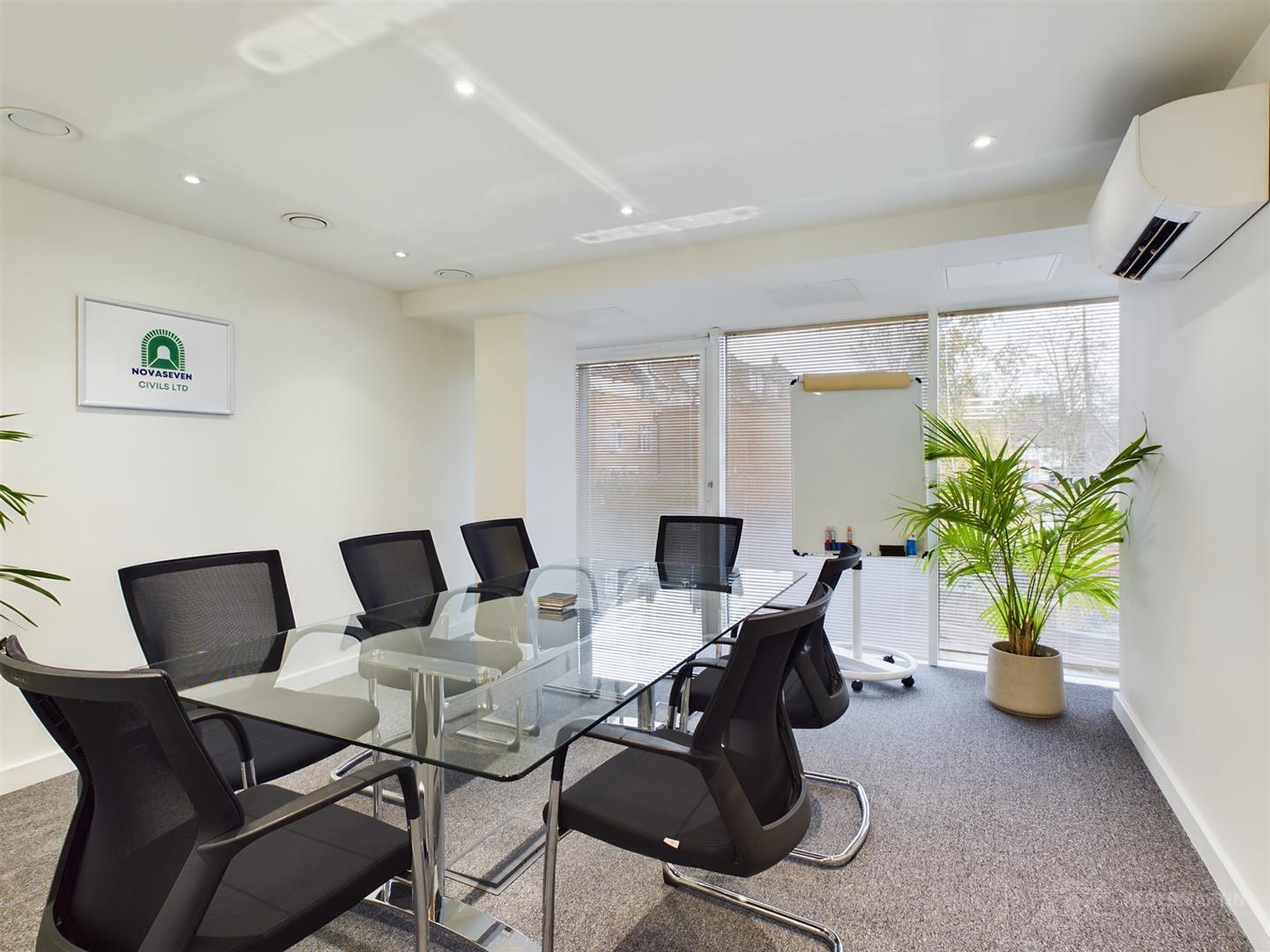 Cadbury Close, London for sale Interior Photo- Image 1 of 13