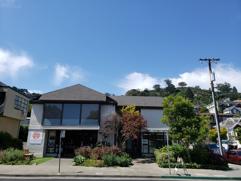 219-223 Caledonia St, Sausalito, CA for lease - Building Photo - Image 3 of 7