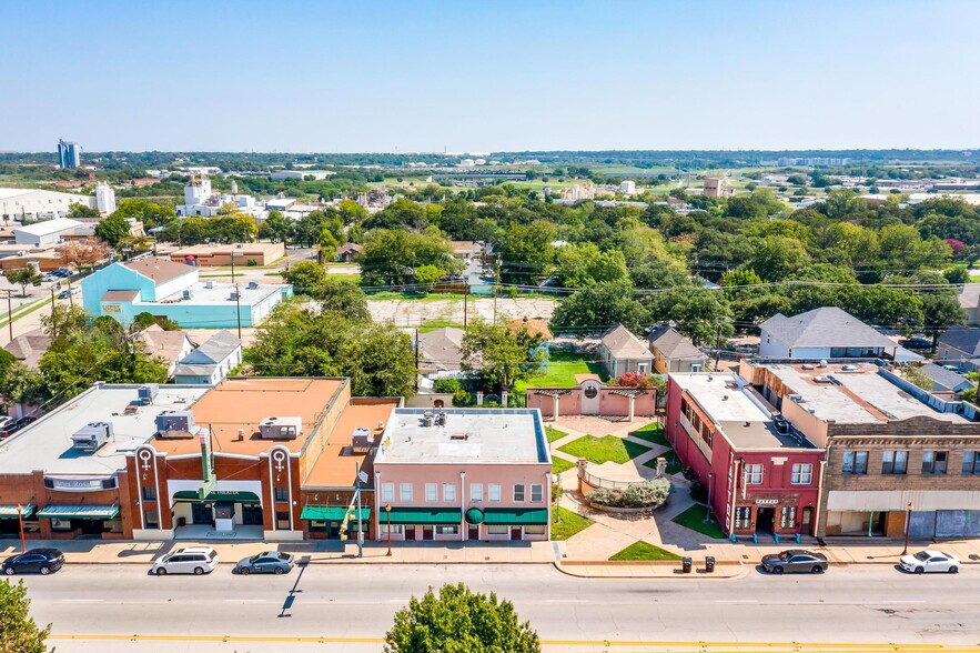 1434 N Main St, Fort Worth, TX for lease - Building Photo - Image 3 of 56