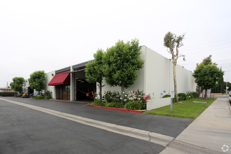 13682-13692 Newhope St, Garden Grove, CA for lease - Primary Photo - Image 1 of 8