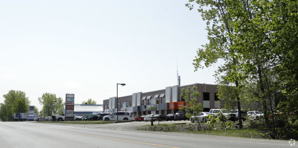 155 Boul Industriel, Châteauguay, QC for lease - Building Photo - Image 2 of 2