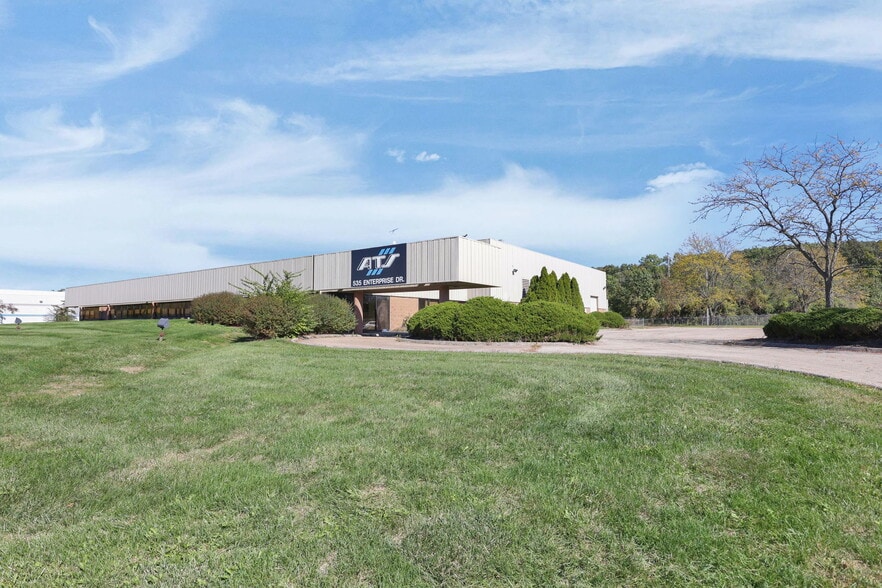 535 Enterprise Dr, Lewis Center, OH for lease - Building Photo - Image 2 of 5