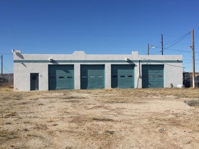 2203 Iris St, Carlsbad, NM for sale Primary Photo- Image 1 of 1