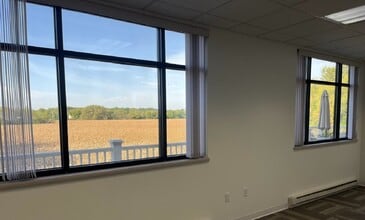 1166 Quail Ct, Pewaukee, WI for lease Interior Photo- Image 2 of 6