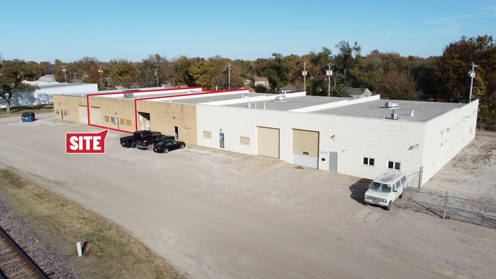 2302 S Mead St, Wichita, KS for lease - Building Photo - Image 1 of 2
