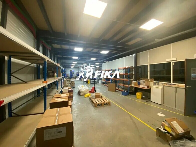 Flex in Saint-Jean for lease - Interior Photo - Image 3 of 12