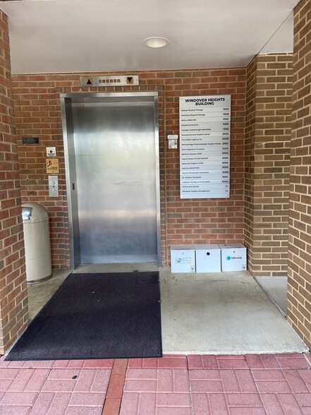 243 Church St, Vienna, VA for lease - Building Photo - Image 3 of 17