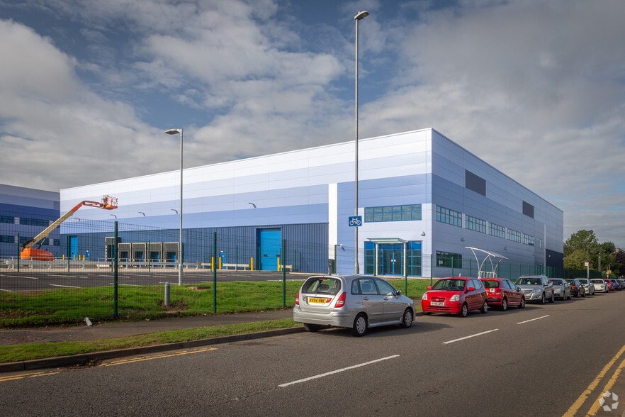 1 Summerhouse Rd, Northampton for lease - Building Photo - Image 3 of 5