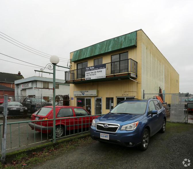 2716 Rock Bay Ave, Victoria, BC for lease - Primary Photo - Image 1 of 2