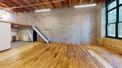 445 W Erie St, Chicago, IL for lease Building Photo- Image 2 of 4