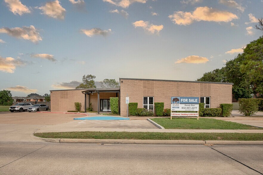 2215 Repsdorph Rd, Seabrook, TX for sale - Building Photo - Image 1 of 1