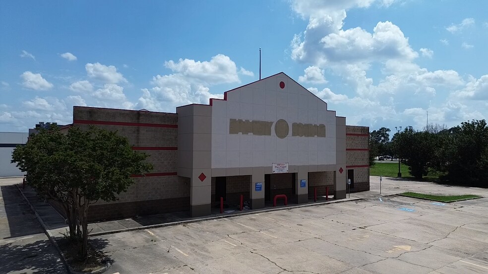 8686 Florline Blvd, Baton Rouge, LA for sale - Building Photo - Image 2 of 9