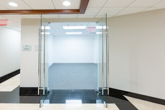 999 Brickell Ave, Miami, FL for lease Lobby- Image 1 of 25