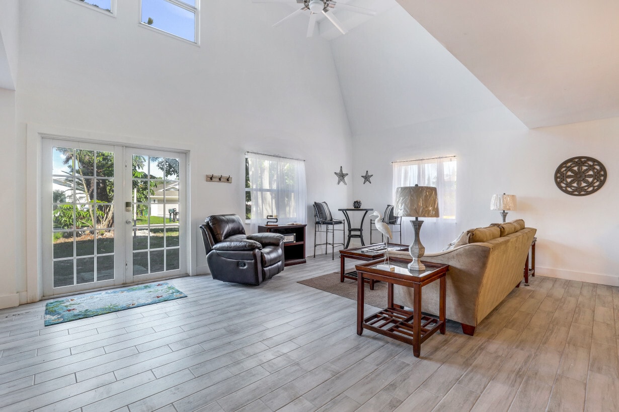 778 100th Ave N, Naples, FL for sale Interior Photo- Image 1 of 28