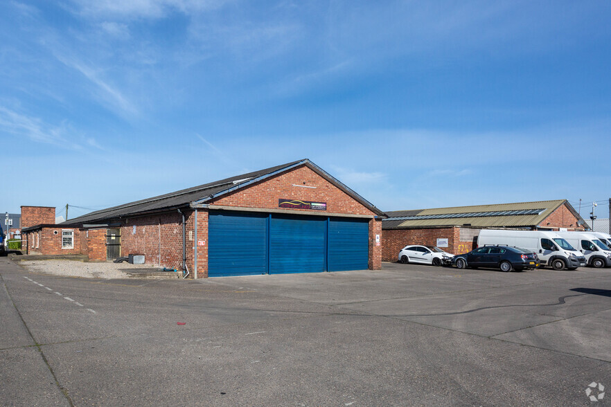 Green Ln, Gateshead for lease - Primary Photo - Image 1 of 46