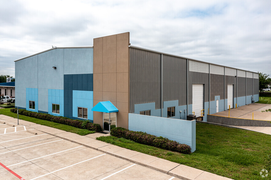 9407 New Century Dr, Pasadena, TX for lease - Building Photo - Image 2 of 6