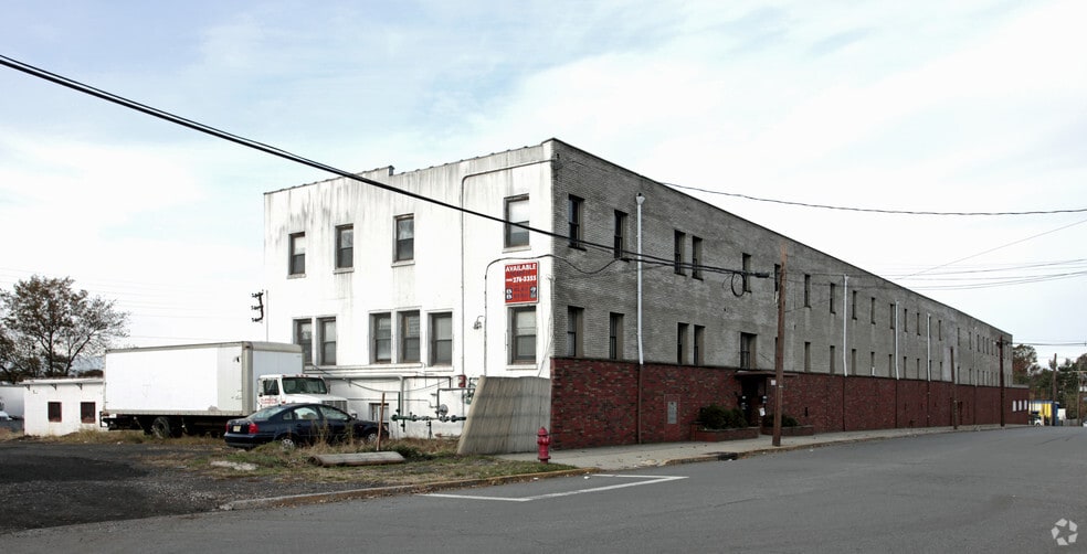 611-653 Sayre Ave, Perth Amboy, NJ for sale - Primary Photo - Image 1 of 1