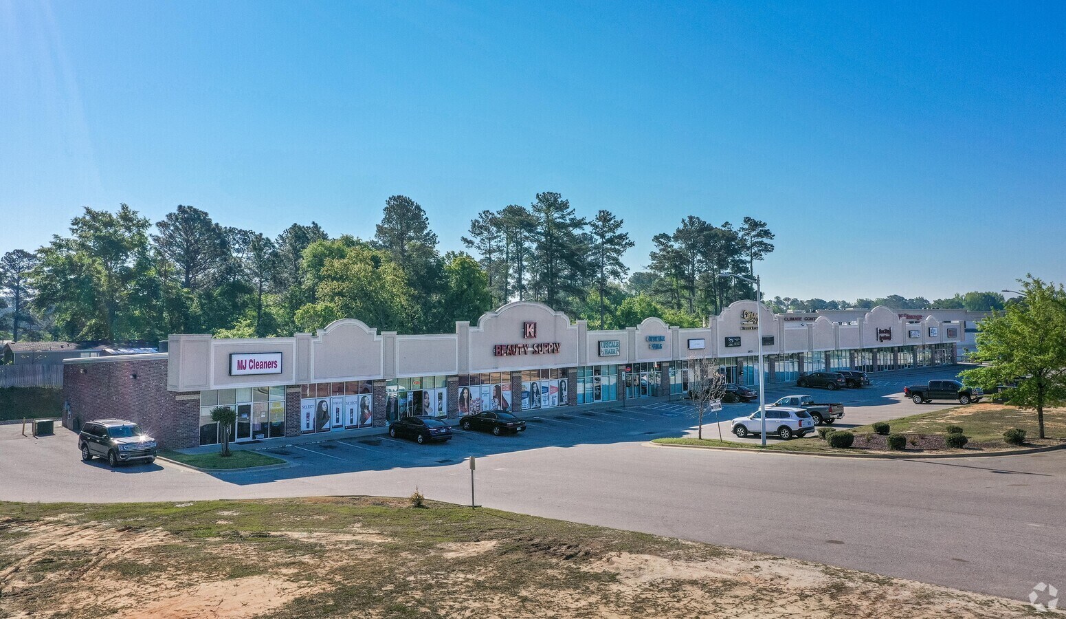 2653 Hope Mills Rd, Fayetteville, NC 28306 ELMWOOD CROSSING SHOPPING