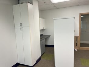 1011 SW Klickitat Way, Seattle, WA for lease Interior Photo- Image 2 of 3